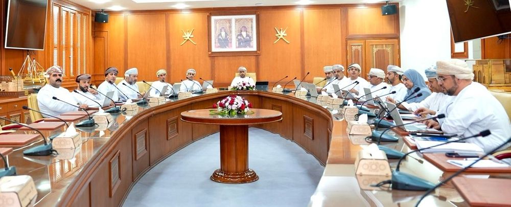 مناقشة الموضوعات الخدمية والتنموية لعام 2025م جنوب الباطنة