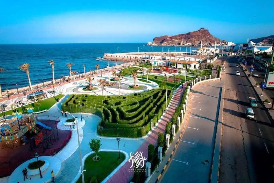 عدن.. افتتاح حديقة "عدن مول" بتمويل من مجموعة هائل سعيد أنعم