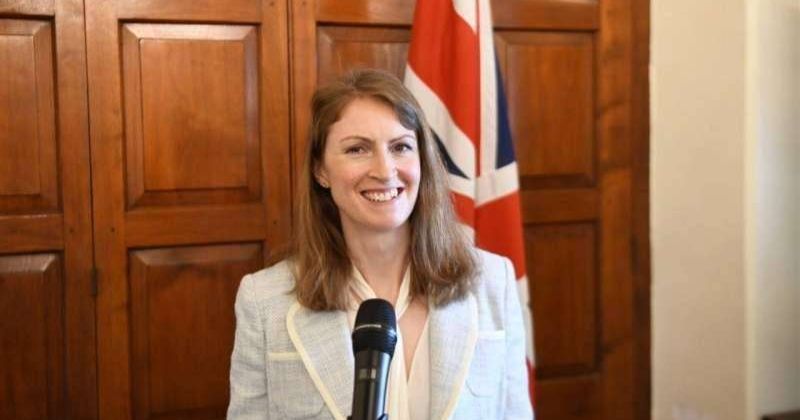 السفيرة لويس: لطالما أعجبت باحتضان شعب الكويت للعطاء في رمضان