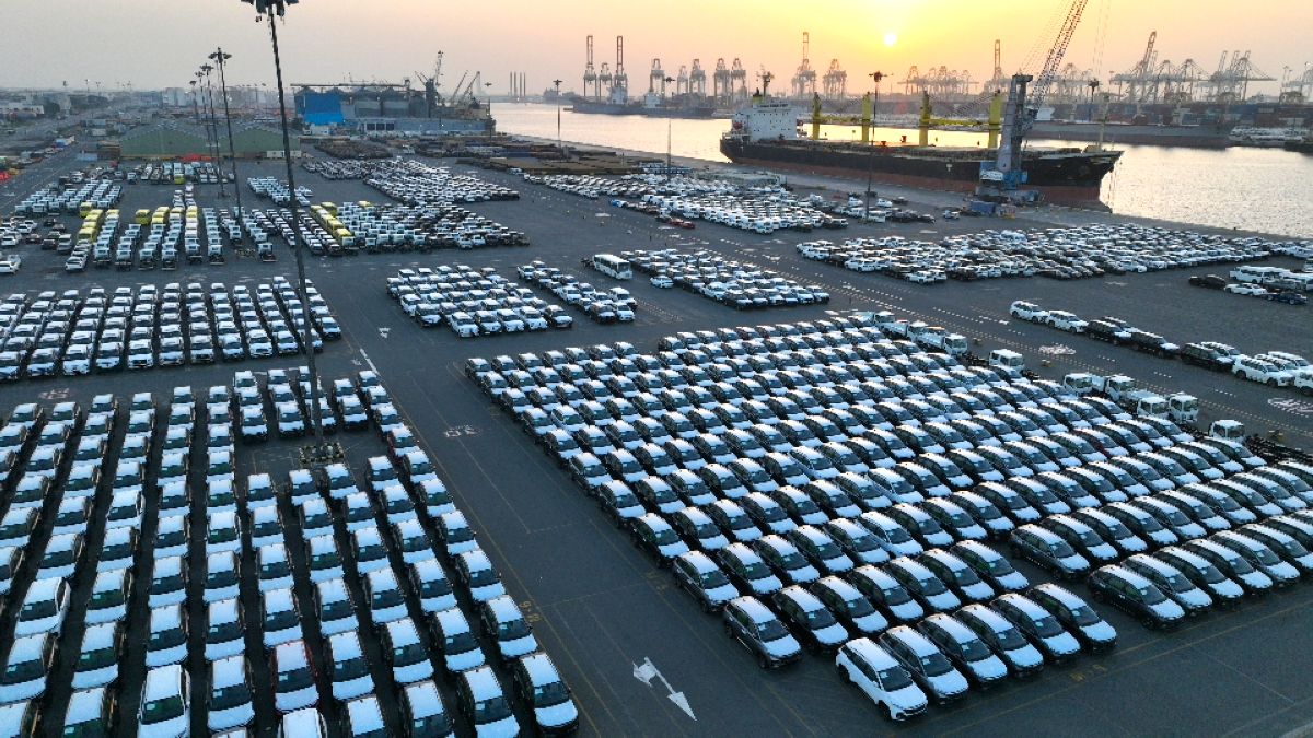 موانئ دبي العالمية تسجل رقماً قياسياً لتجارة السيارات في الإمارات