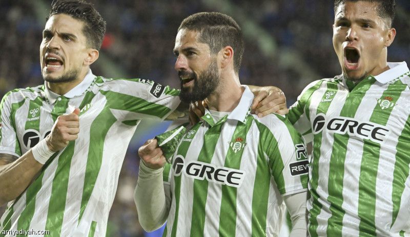 في مواجهة الريال.. بيتيس يتسلح بإيسكو وأنتوني