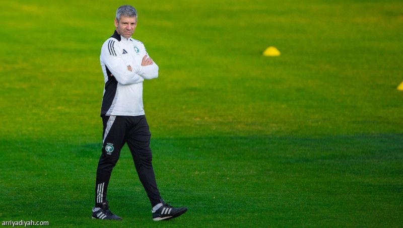 أمام أستراليا.. سواريز يعيد برناوي ويبعد التمبكتي