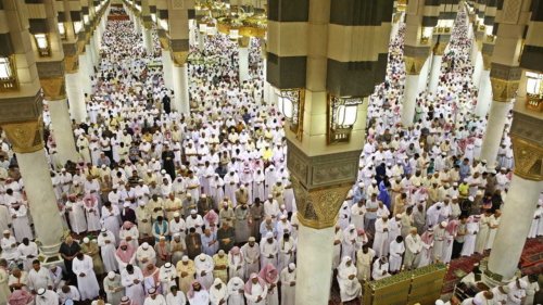 موعد صلاة التراويح في الرياض وجدة ومكة والمدنية والدمام وتبوك وأبها في أول أسبوع من رمضان وجدول أئمة التراويح في المسجد الحرام والمسجد