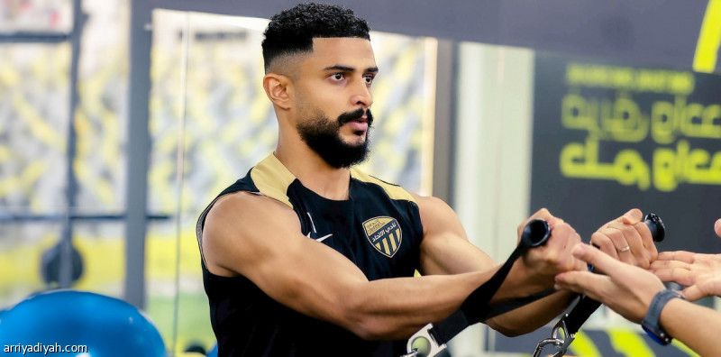 العمري يكمل التأهيل في «سبيتار» الدوحة