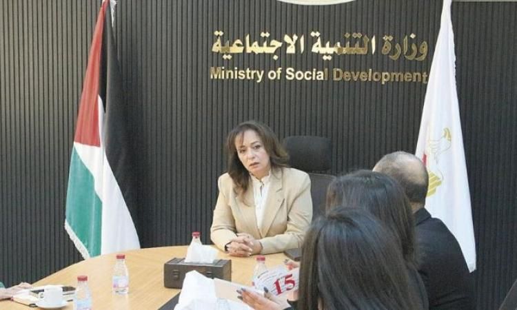 وزيرة فلسطينية: إسرائيل تمارس “ضغوطا اقتصادية” غير مسبوقة في الضفة