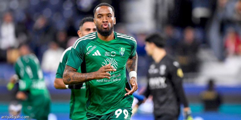 بأقدام توني.. بونو يستقبل سابع «هاتريك»