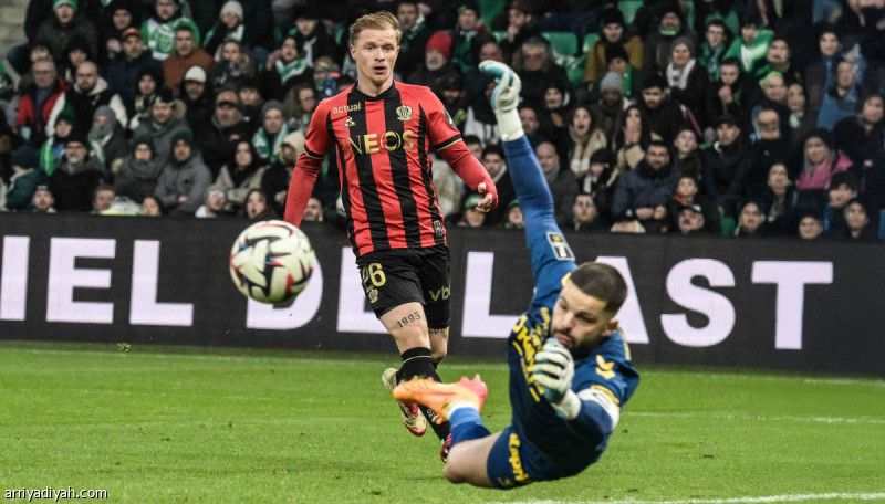 نيس يوجع سانت إتيان.. ولنس يتعثر أمام لوفاهر