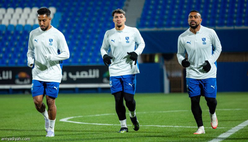 الهلال يطير بثلاثي الشباب
