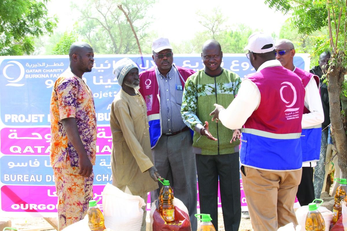 بدعم أصحاب القلوب الرحيمة.. سلال غذائية لمكفولي قطر الخيرية في بوركينافاسو