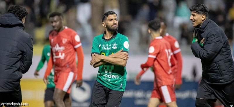 «رايح جاي».. النجمة يكسب الديربي