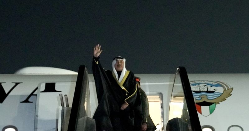 ممثل سمو الأمير سمو ولي العهد يغادر القاهرة بعد مشاركته في القمة العربية غير العادية