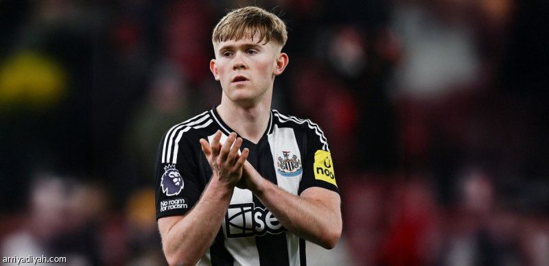 نيوكاسل يخسر هول إلى نهاية الموسم