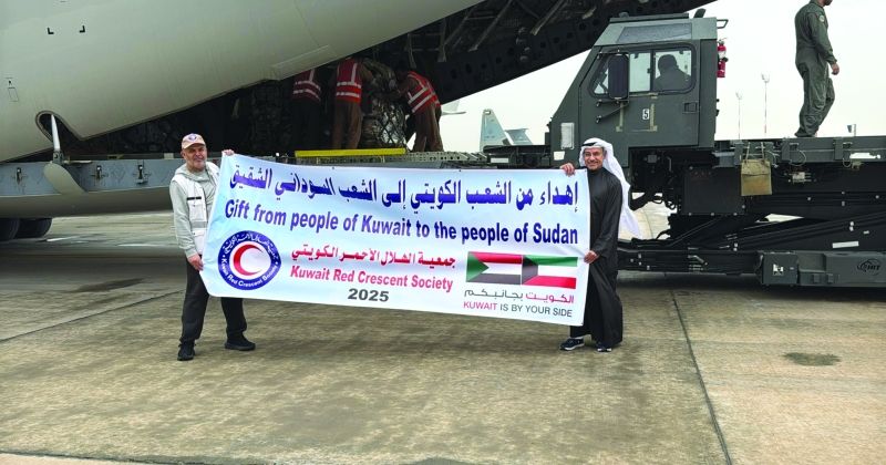 طائرة إغاثية للأشقاء محملة بـ 40 طناً مواد غذائية وخيام