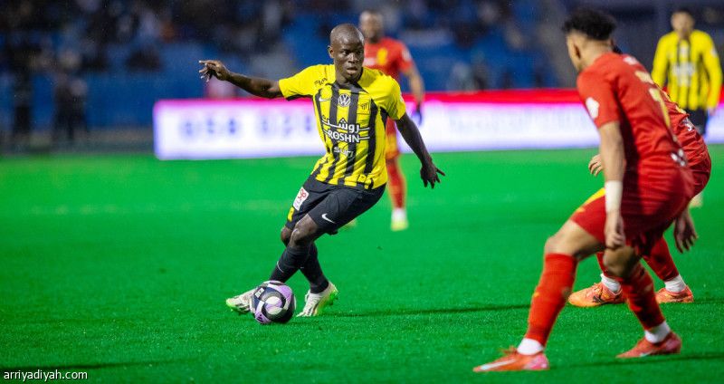 الاتحاد يواجه الرياض بدون كانتي وفابينيو