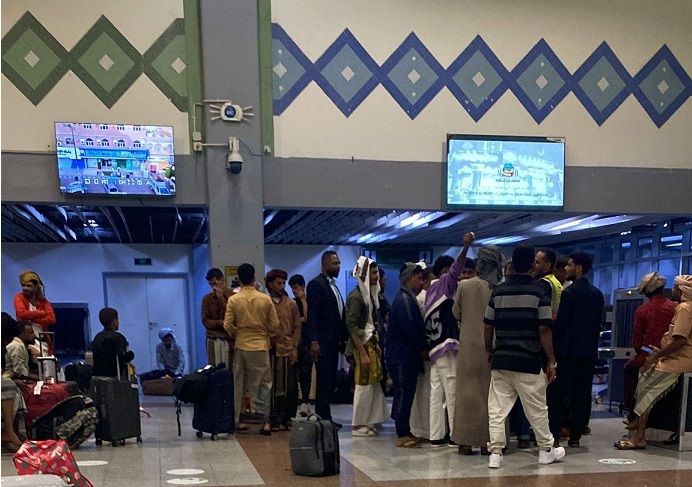 سقطرى.. الوكيل بن مسلم يطالب الحكومة بتوفير رحلة استثنائية لنقل المسافرين العالقين في عدن