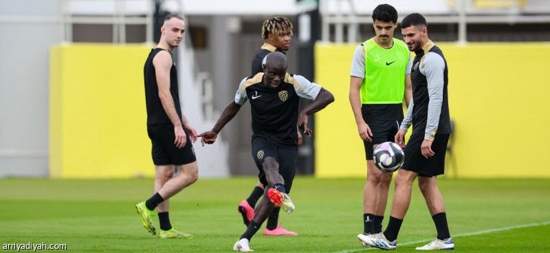 أمام الرياض.. ميتاي وهيرنانديز يظهران مع الاتحاد