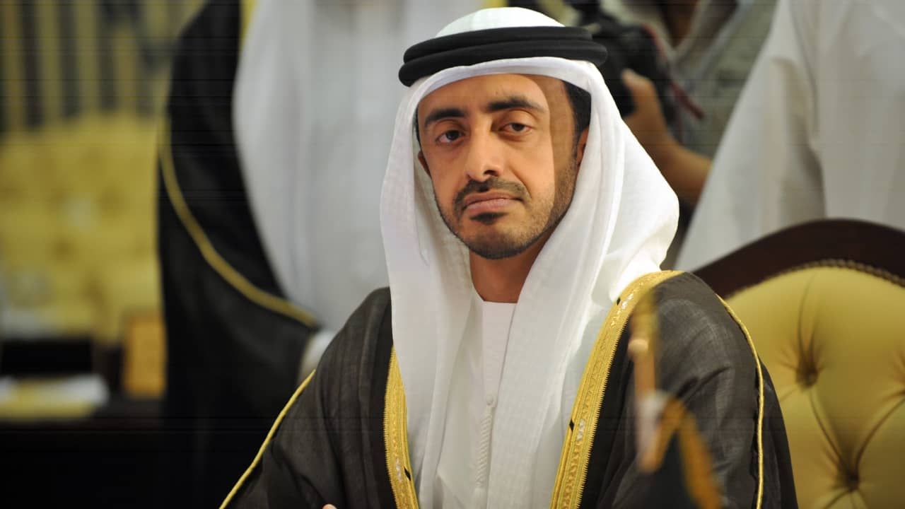 وزيرا خارجية الإمارات وأوكرانيا يبحثان هاتفيا تعزيز علاقات التعاون