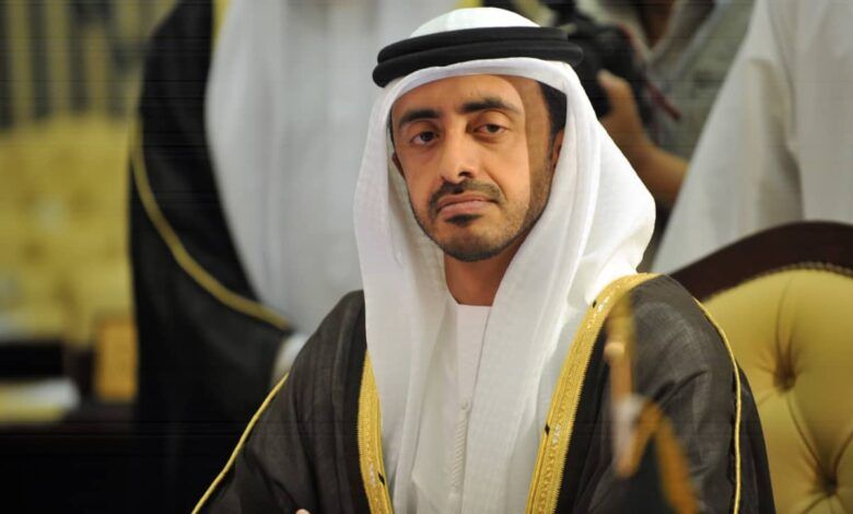 وزيرا خارجية الإمارات وأوكرانيا يبحثان هاتفيا تعزيز علاقات التعاون