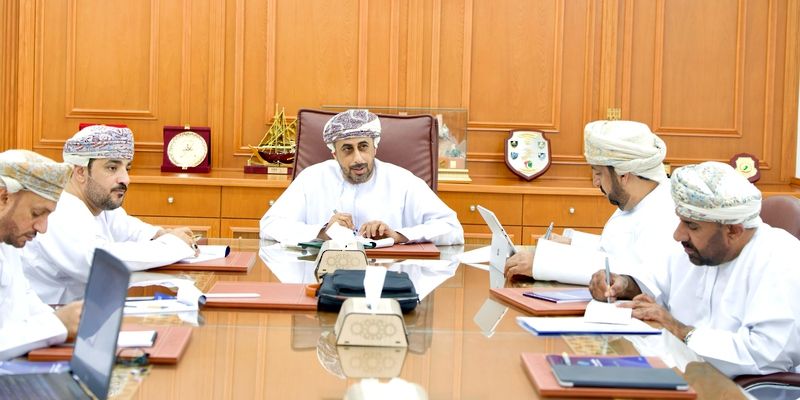 لجنة مشروع تطوير قرية وكان تستعرض خطط المسارات والضيافة السياحية