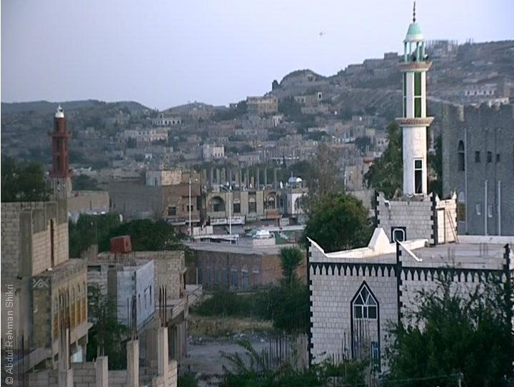 مليشيا الحوثي تستولي على مسجد في مدينة القاعدة بمحافظة إب