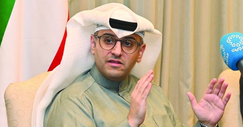 المشاري متحدثاً في المؤتمر الصحافي (تصوير أسعد عبدالله)