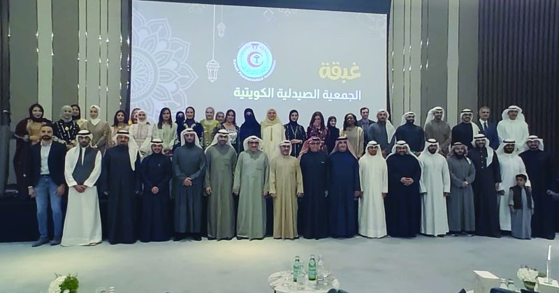 وزير الصحة: أبوابنا مفتوحة لمقترحات تطوير مهنة الصيدلة