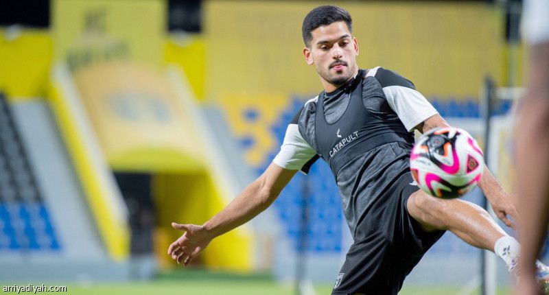 التعاون.. ريفاس مهدد بالغياب أمام الهلال