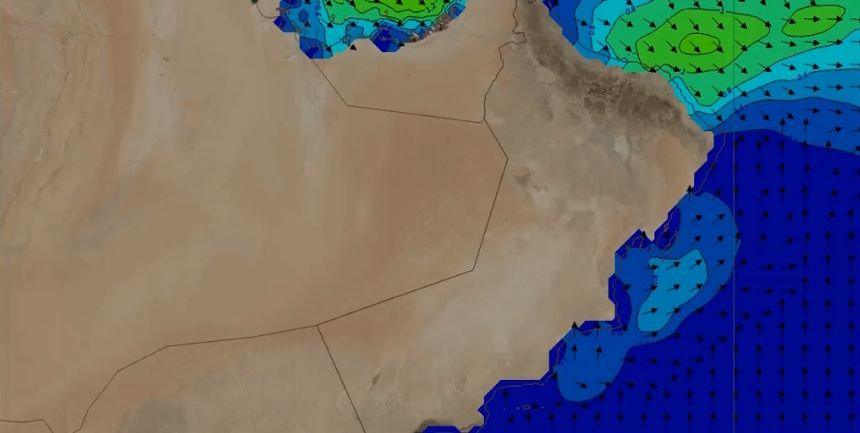 تحذير من ارتفاع موج البحر على سواحل مسندم وبحر عمان الخميس والجمعة