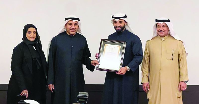 شهاب العثمان وخالدة الخراز يكرّمان نواف المويل