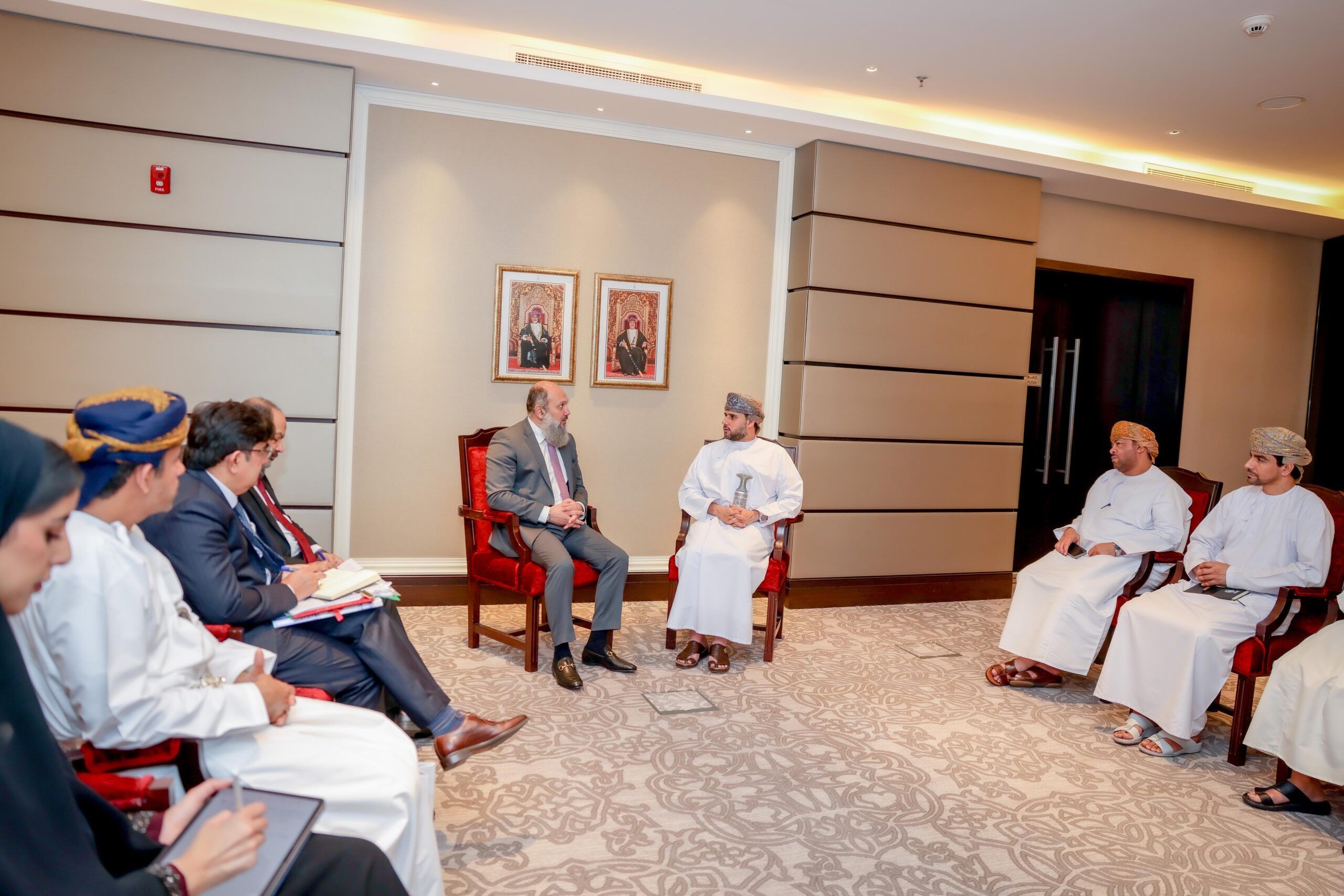 رئيس الغرفة يستقبل وزير التجارة الباكستاني لبحث تعزيز التعاون الاقتصادي