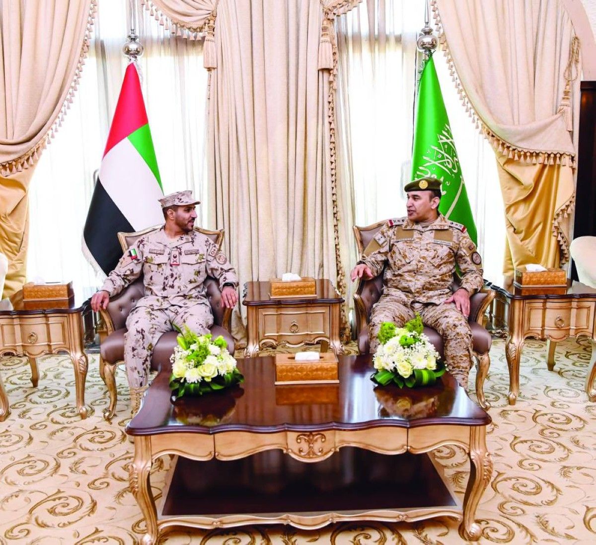 نائب قائد العمليات المشتركة يزور قيادة القوات المشتركة في السعودية