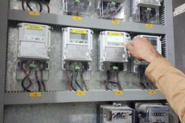 لإثقال كاهل المواطنين..مليشيا الحوثي بصنعاء تستعد لتنفيذ حملة تحصيل فواتير الكهرباء قبيل عيد الفطر