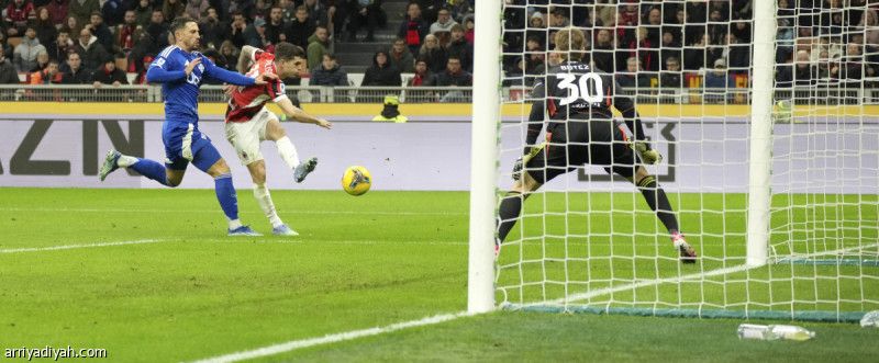 ميلان يتجاوز مطب كومو.. وفيرونا يتنفس في أودينيزي