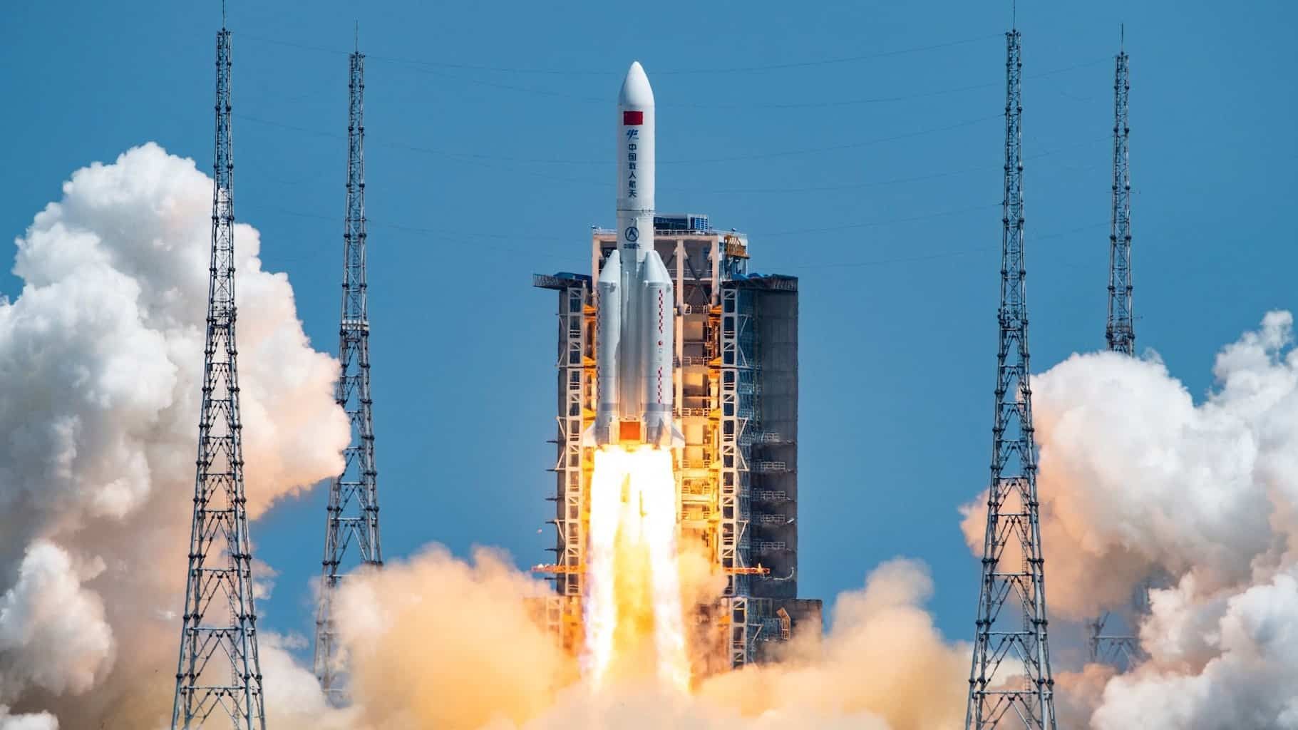 الصين تطلق قمرين اصطناعيين جديدين