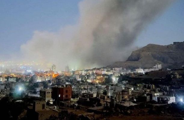 اليمن.. مقتل وإصابة 132 شخصاً جراء الغارات الأمريكية في ثلاث محافظات