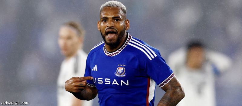 منافس النصر.. يوكوهاما اندماجات وصفقات مجانية