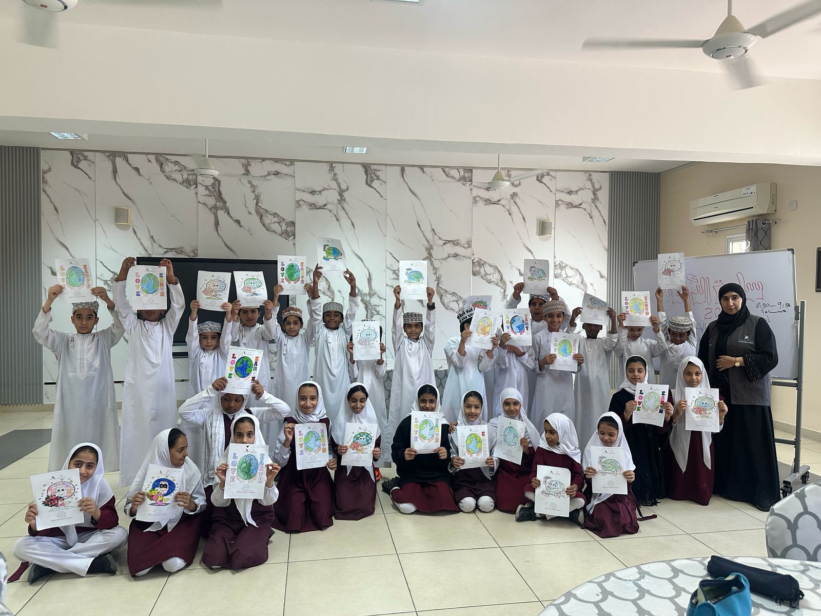 هيئة البيئة بشمال الباطنة تحتفل بساعة الأرض