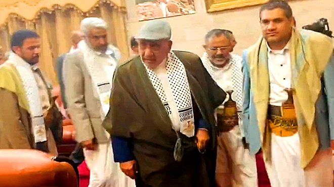 في زيارة غير معلنة..رئيس وزراء العراق الأسبق عادل عبدالمهدي يظهر في صنعاء