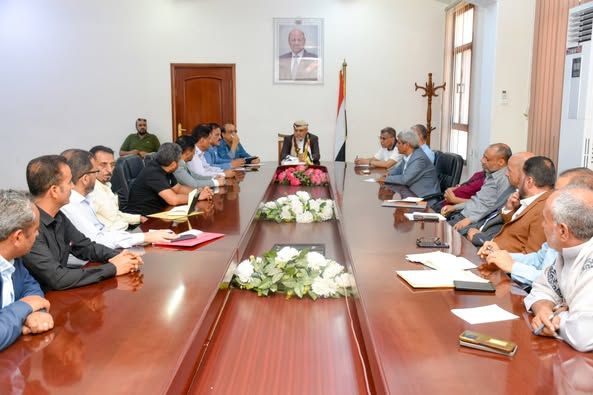 تعز: السلطة المحلية تقر تخفيض 50% من رسوم العمليات الجراحية لصالح المعلمين