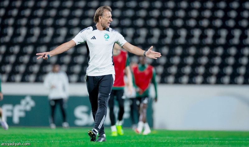 السعودية تواجه الصين بشعار «لا بديل عن الفوز»