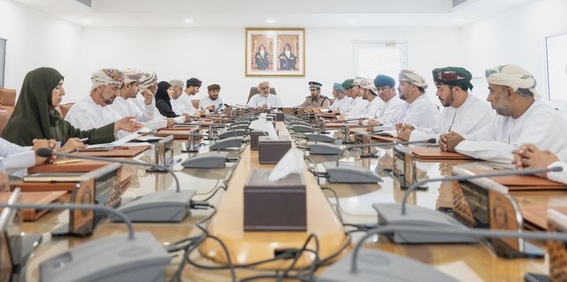 بلدي شمال الشرقية يناقش المشاريع التنموية بولايات المحافظة