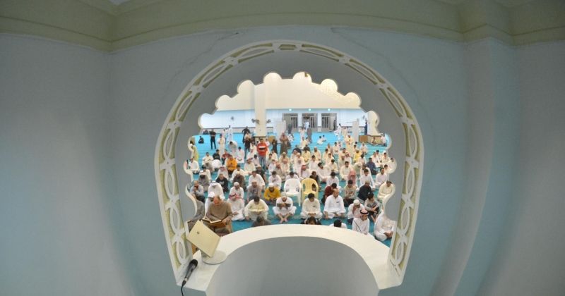 المصلّون تزاحموا على المساجد في أولى الليالي الوترية