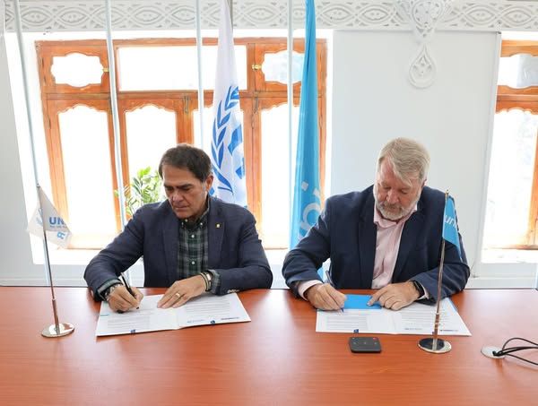 اليونيسف والمفوضية السامية تعززان الشراكة لدعم الأطفال اللاجئين والنازحين في اليمن