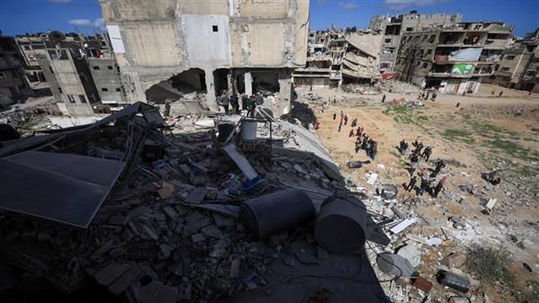 واشنطن بوست: مصر و قطر تبذلان جهودًا مضنية لإنقاذ اتفاق وقف إطلاق النار وسط استئناف إسرائيل للحرب