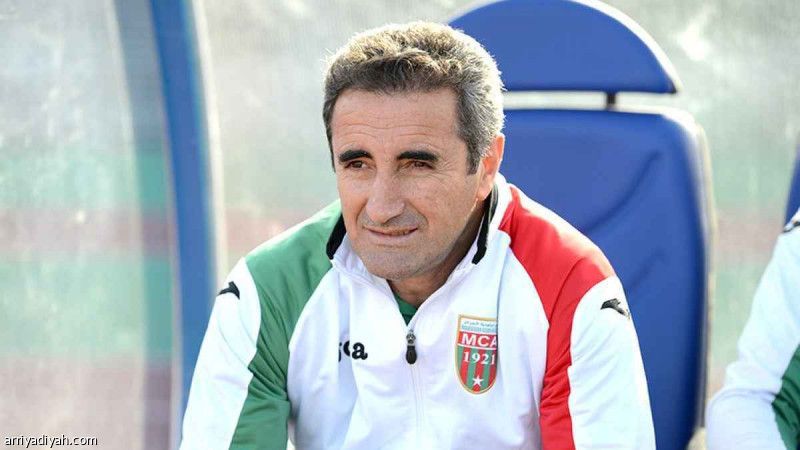 الموت يغيب مناد عن 64 عاما