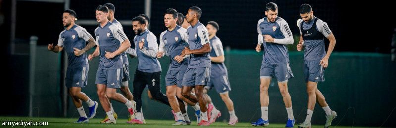 الإثنين.. بعثة الأبيض تطير إلى الرياض.. وصافرة الهويش تضبط المباراة