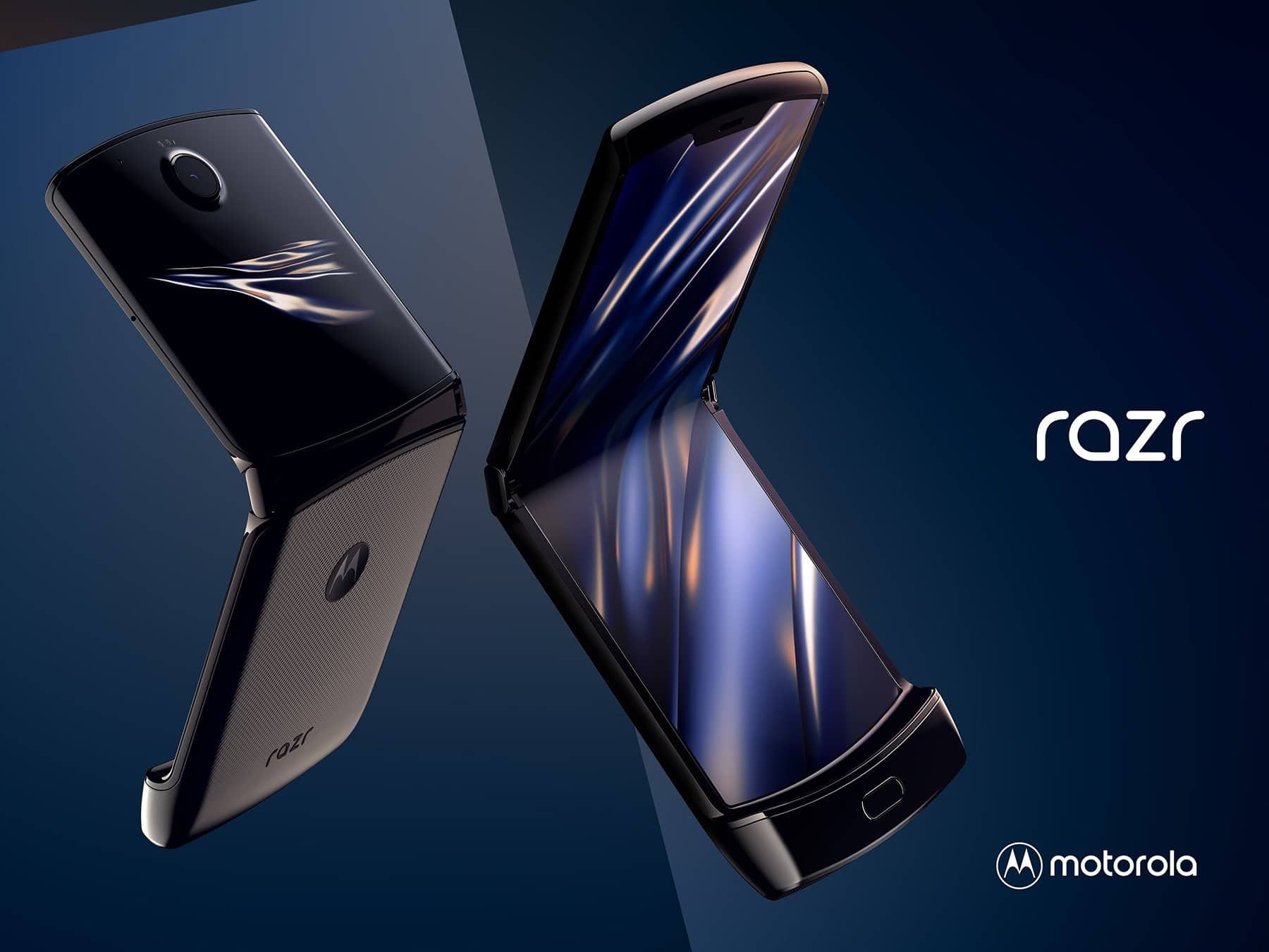 Motorola Razr Plus 2025 تصميم مبتكر بظهر خشبي