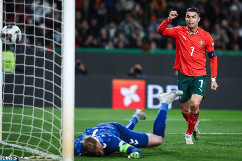 في سن الأربعين.. رونالدو يتفوق على نيمار وبيليه وكين