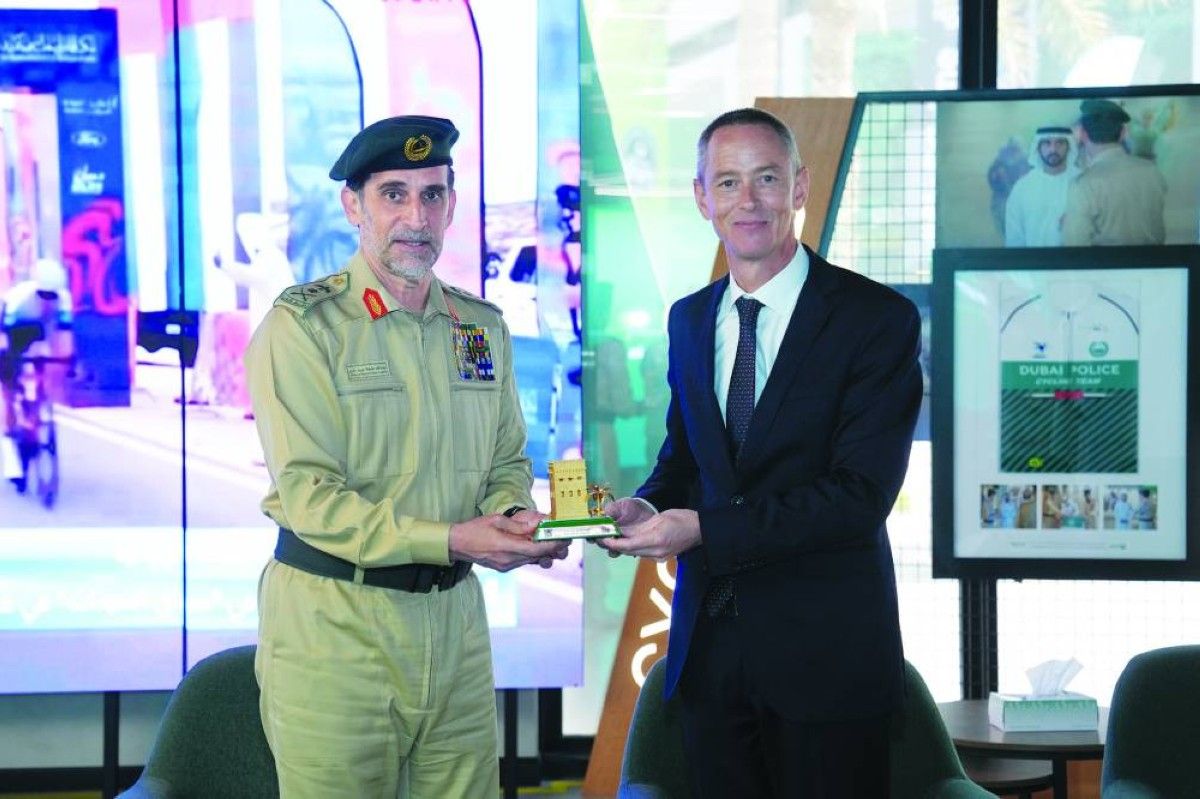 شرطة دبي تبحث تعزيز التعاون مع فرنسا