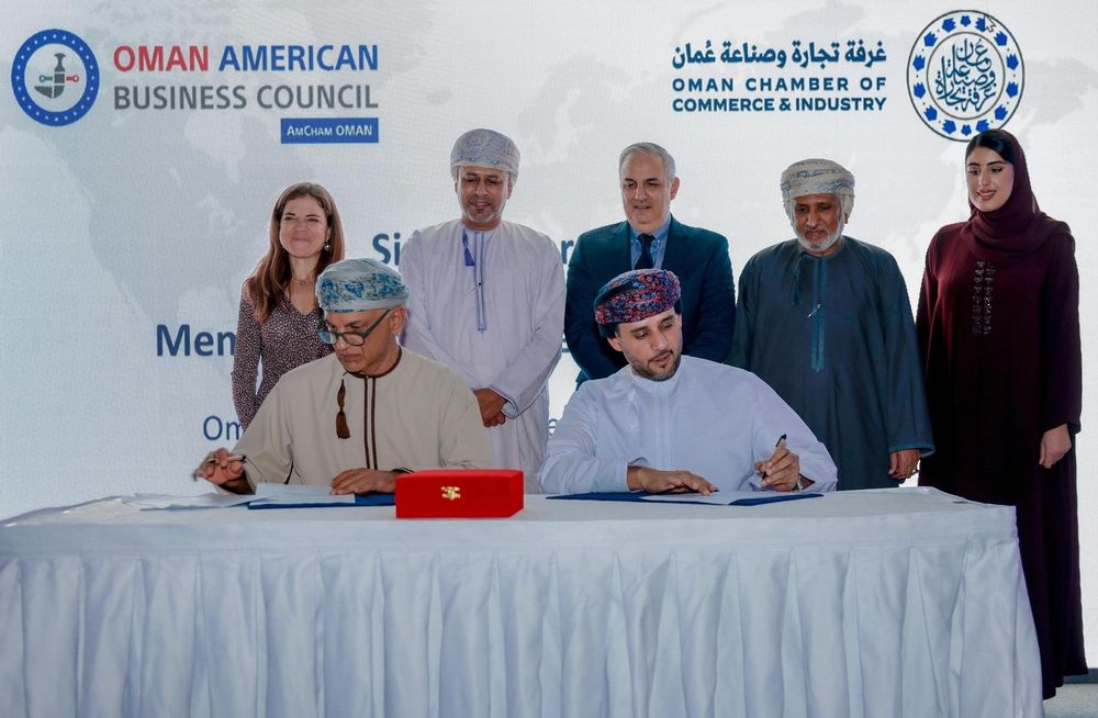 توقيع مذكرة تفاهم بين الغرفة ومركز الأعمال العُماني الأمريكي